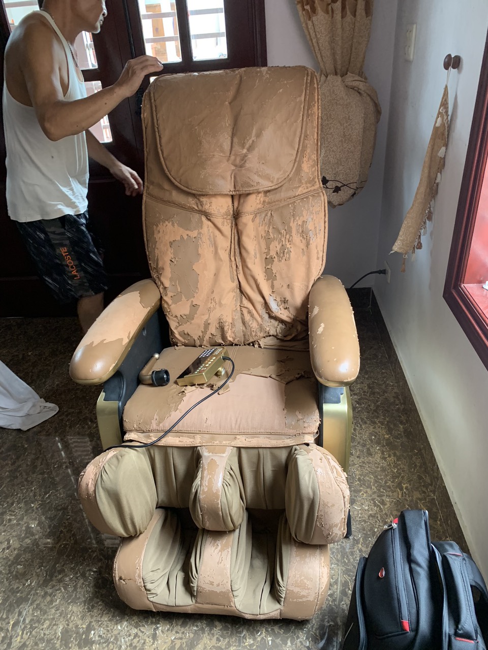 Nâng Cấp Ghế Massage với Thay Túi Khí Giá Rẻ: Giải Pháp Tiết Kiệm tại Suaghematxa24h