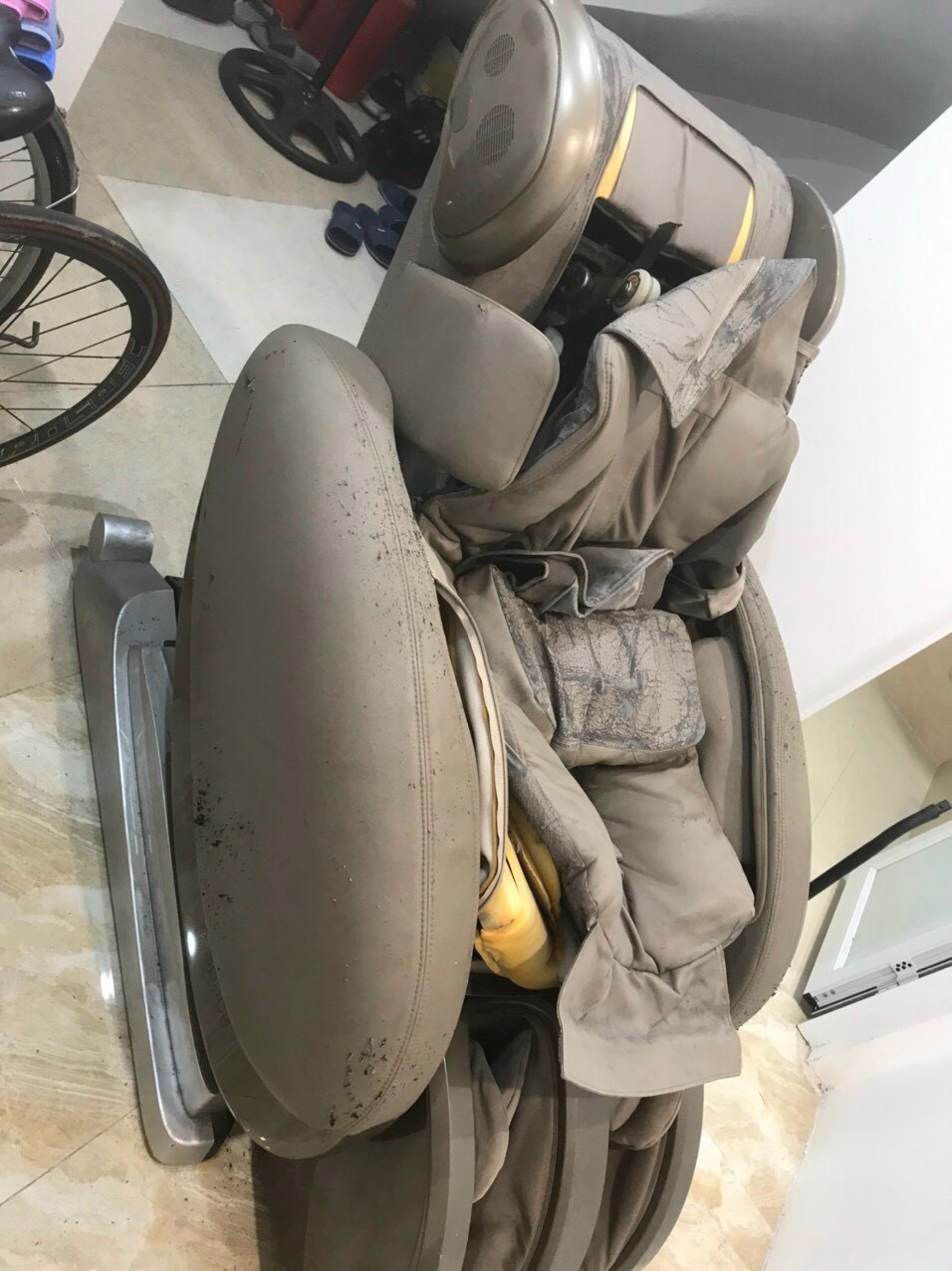 Tăng Giá Trị Cho Ghế Massage Của Bạn Với Dịch Vụ Thay Da Uy Tín