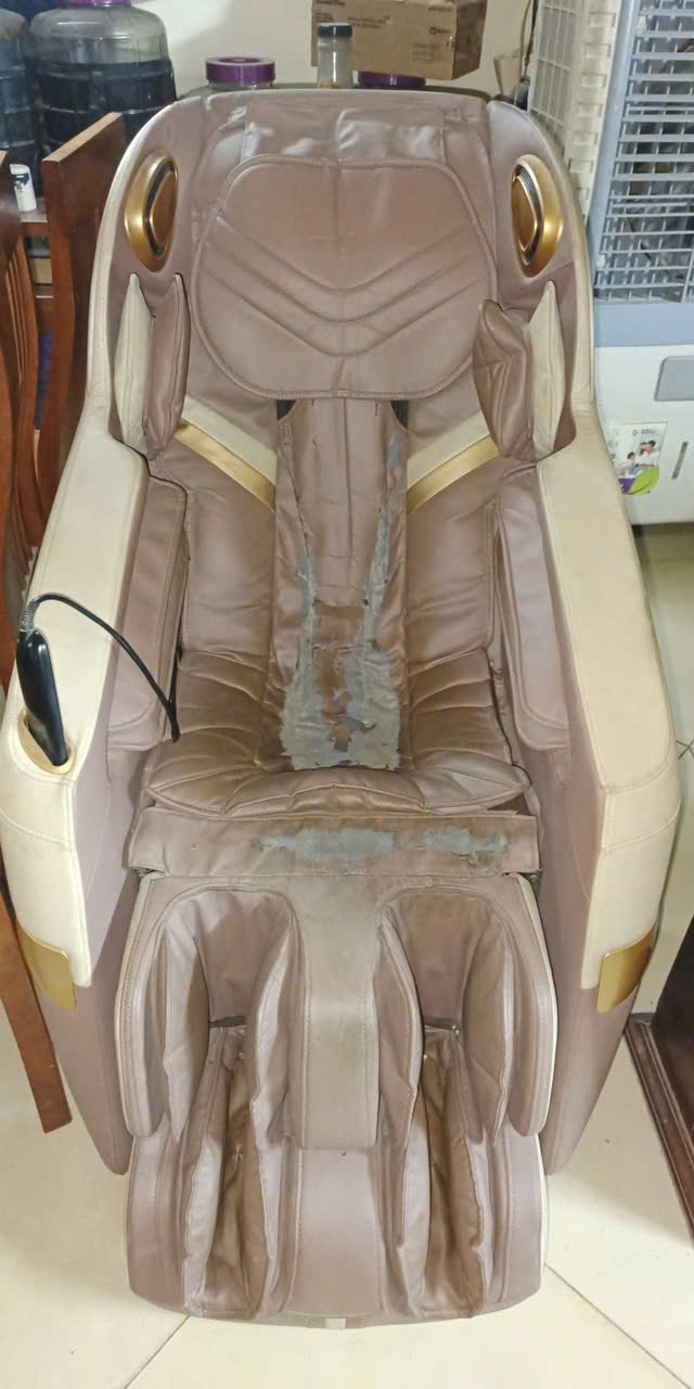 Đừng Thay Ghế Mới Vội – 90% Ghế Massage Chỉ Cần Thay Da Là Như Mới